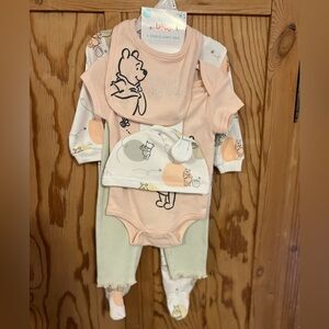Disney Winnie the Pooh Bear Baby Footie Set NWT- Peach and Cream